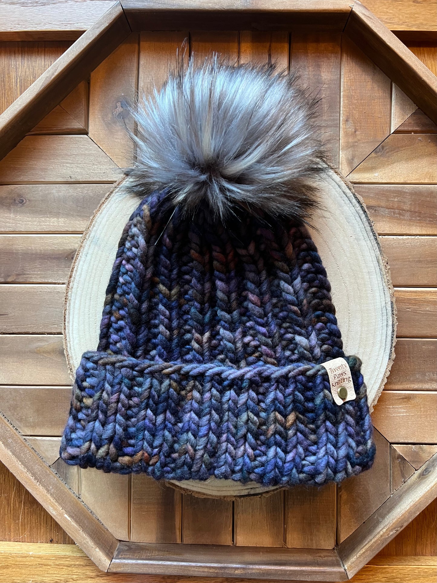Merino wool hat w/removable faux fur pom