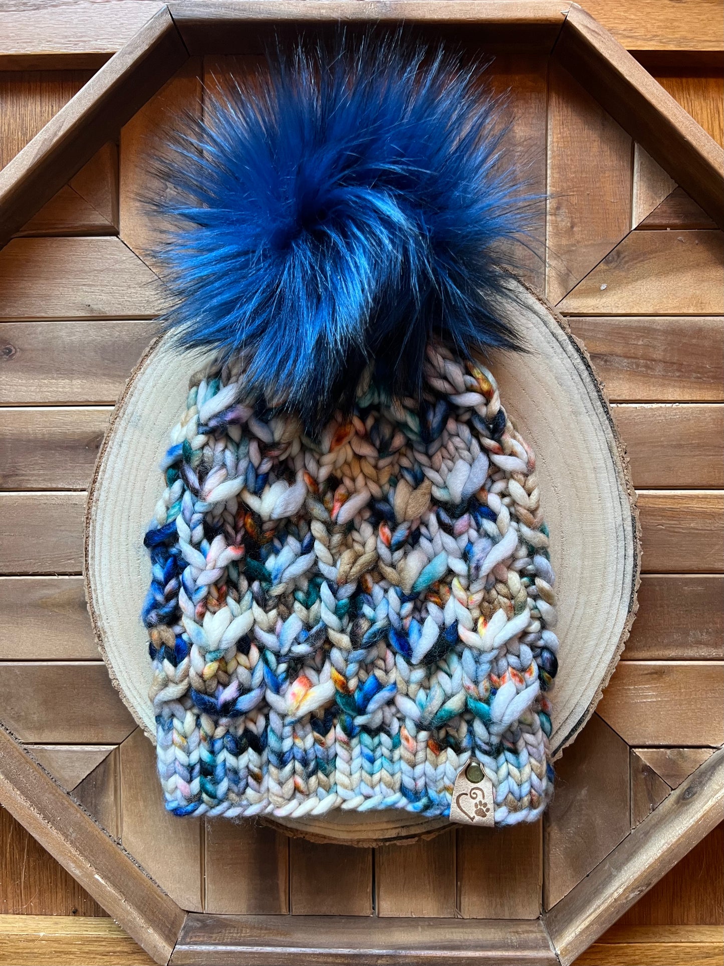 Merino wool hat w/removable faux fur pom