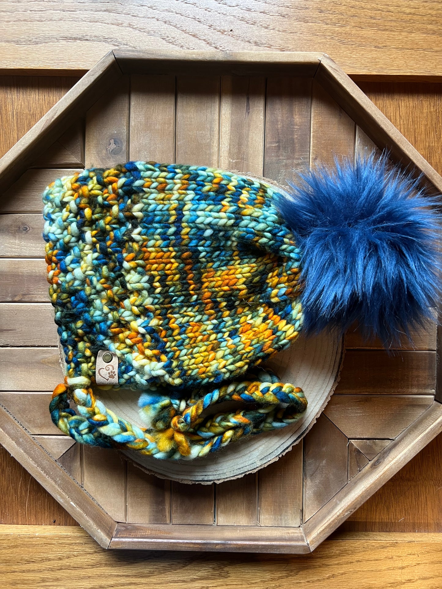 Merino wool hat w/ removable faux fur pom - bonnet style