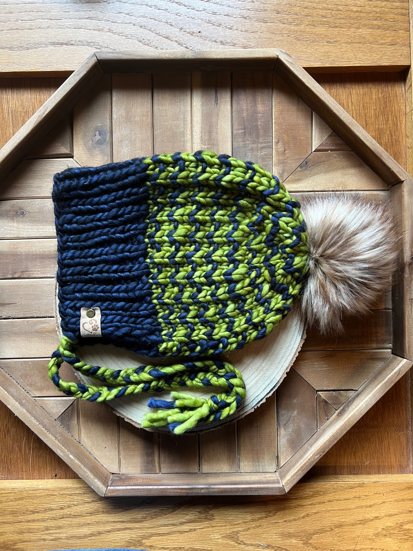 Merino wool hat w/ removable faux fur pom - bonnet style