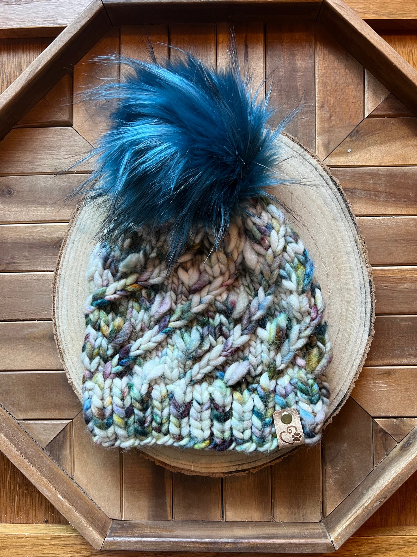 Merino wool hat w/removable faux fur pom