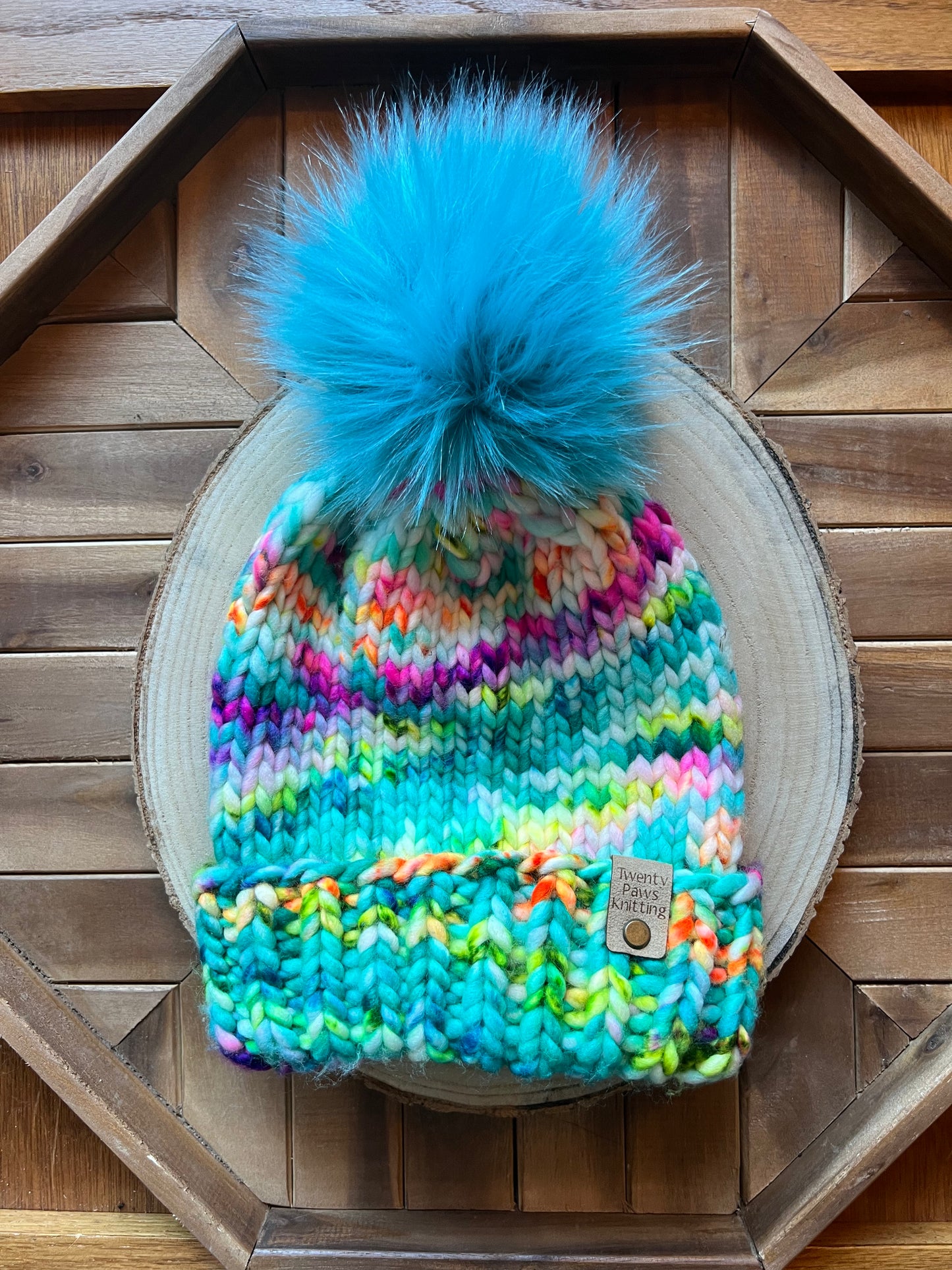 Merino wool hat w/removable faux fur pom