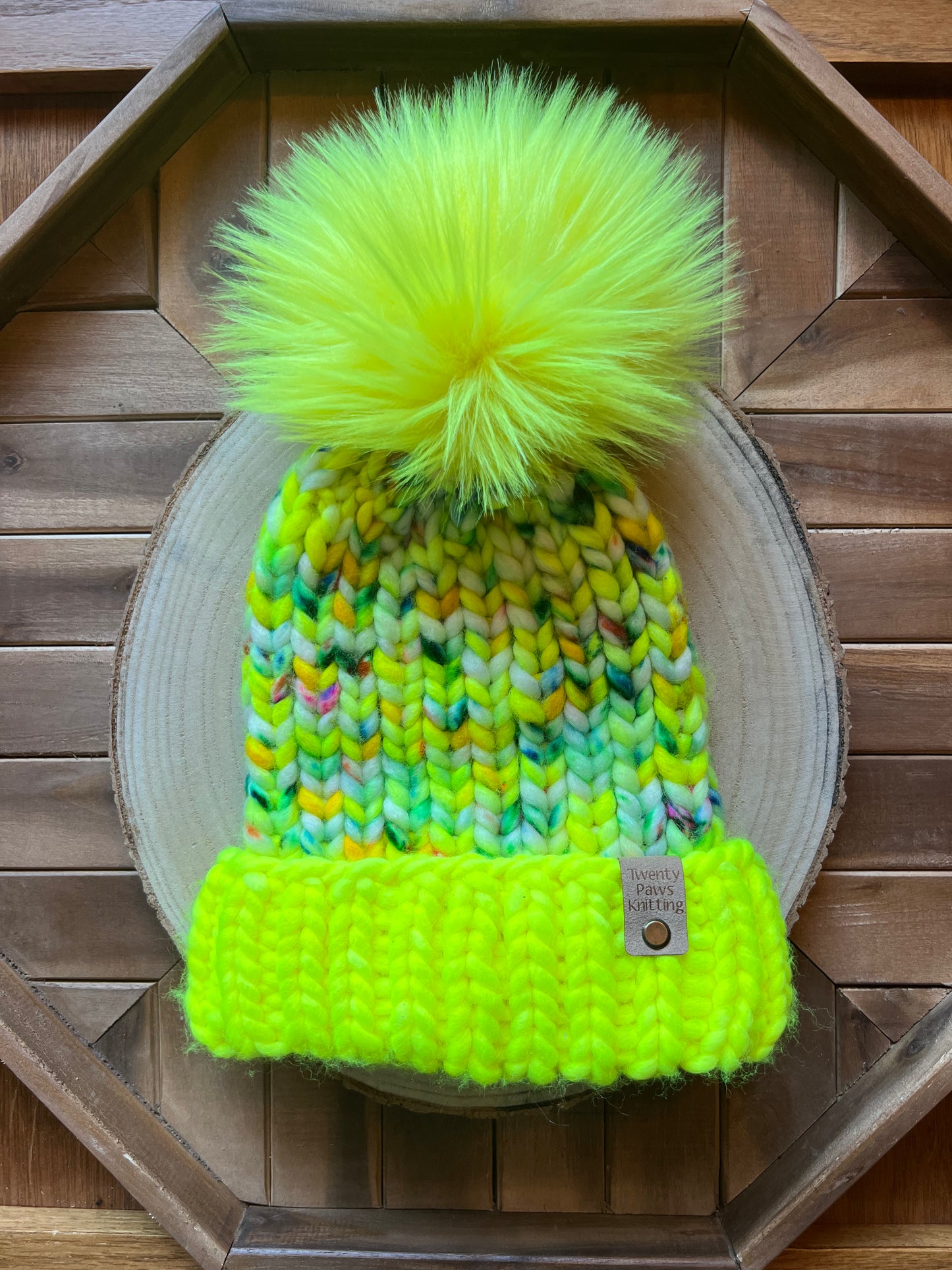 Merino wool hat w/removable faux fur pom