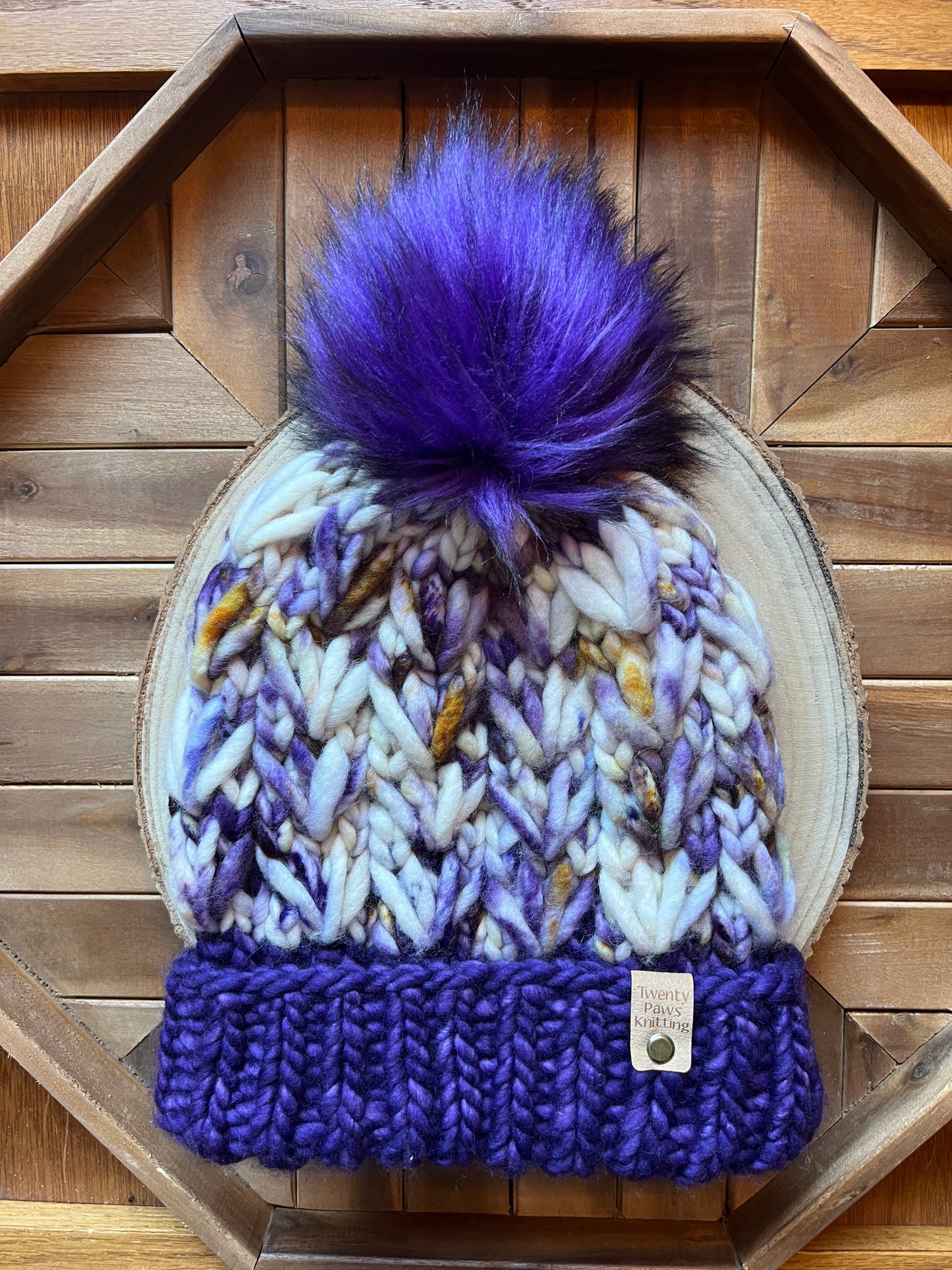 Merino wool hat w/removable faux fur pom