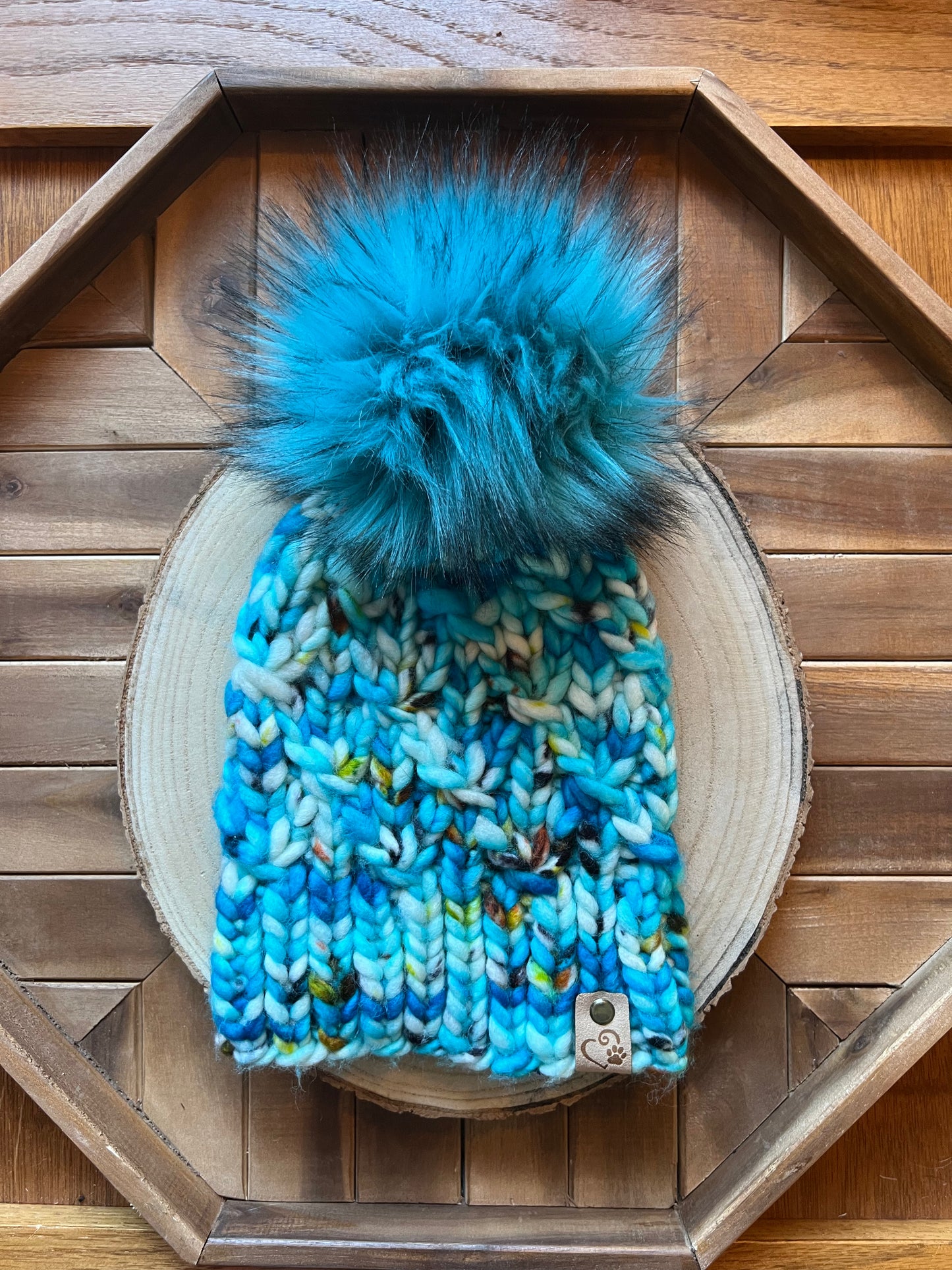 Merino wool hat w/ removable faux fur pom